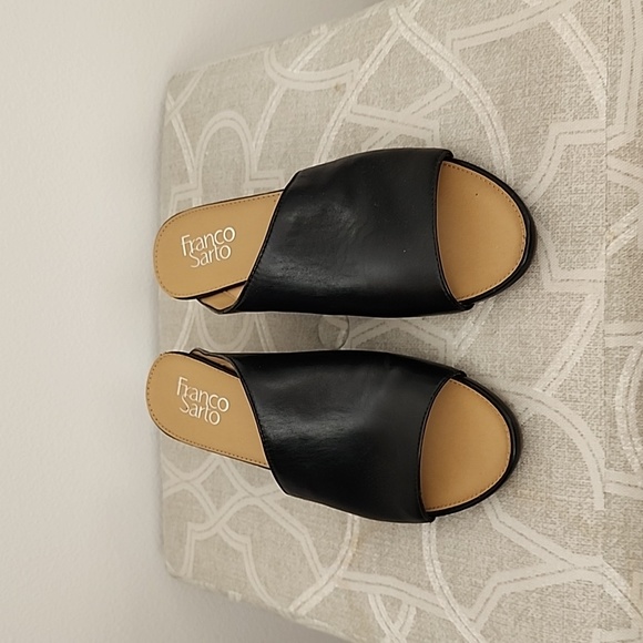 Wedge Heels - Picture 2 of 3